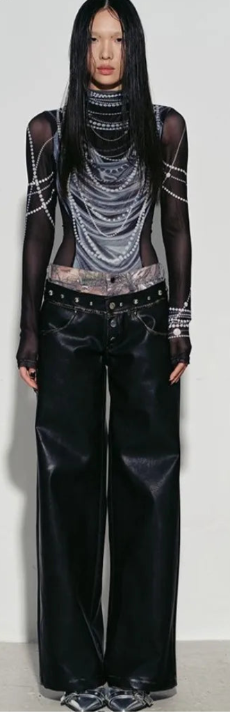 Luminous Pearl Graphic Gauze Fashion Top